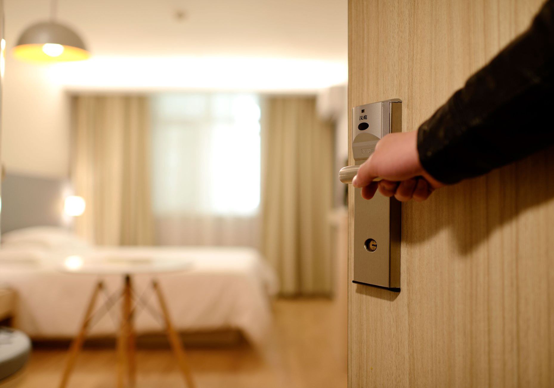 Khóa Thẻ Từ Khách Sạn: Hết Cảnh Đoàn Chờ Cả Tiếng Khóa Thẻ Từ Khách Sạn: Hết Cảnh Đoàn Chờ Cả Tiếng